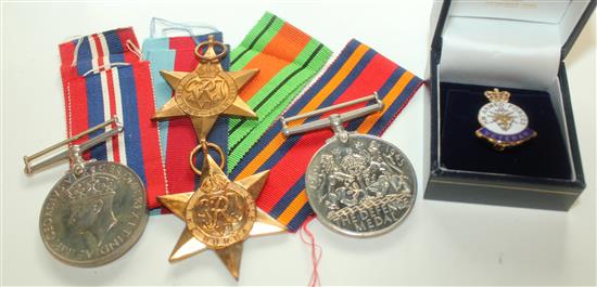 Quantity of medals and a badge(-)